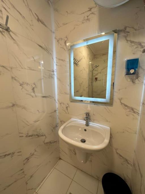 Privet Near Downtown Kh&Sh Apartman Ash Shumaysani Kültér fotó